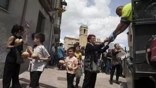 La Festa del Panellet porta centenars de visitants al nucli antic de Castellgalí