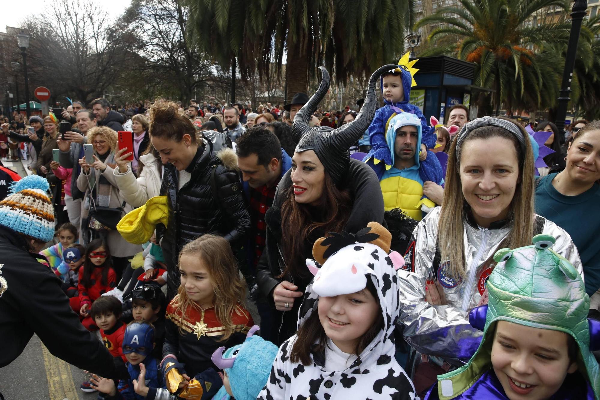 Así han disfrutado pequeños y mayores en el desfile infantil del Antroxu de Gijón (en imágenes)