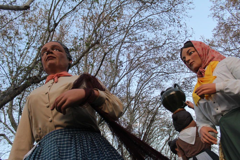 Populària omple Figueres d''ambient tradicional