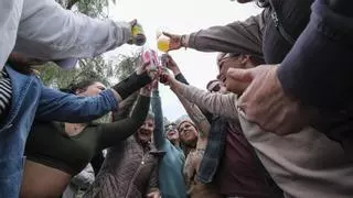Los sanitarios que bailan salsa y reggaeton en un asadero de Las Palmas de Gran Canaria