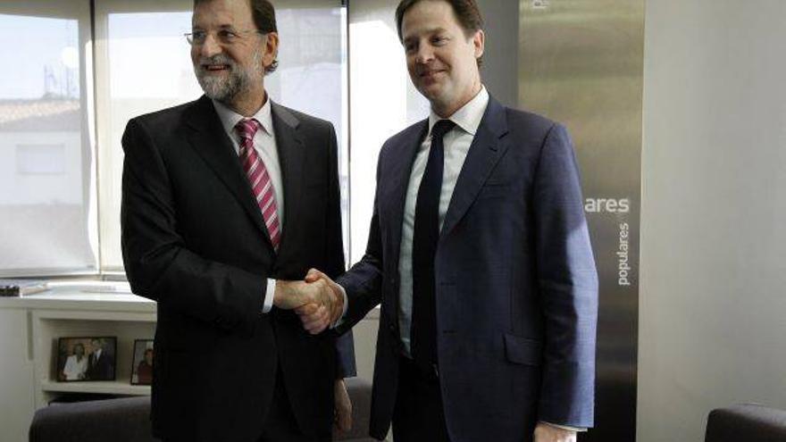 Clegg anima a Rajoy a acometer reformas aunque &quot;no sean muy populares&quot;