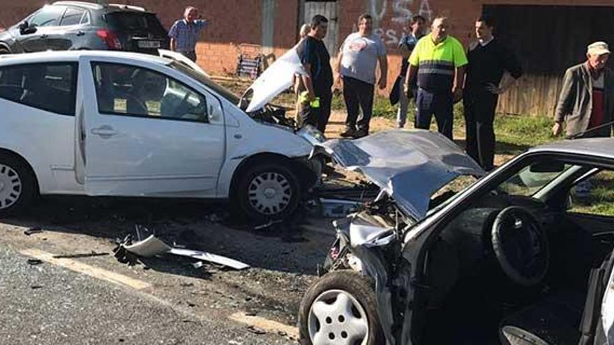 Fallece una mujer en una colisión frontal en Noia