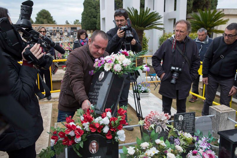 Exhumaciones de la fosa 22 del cementerio de Paterna