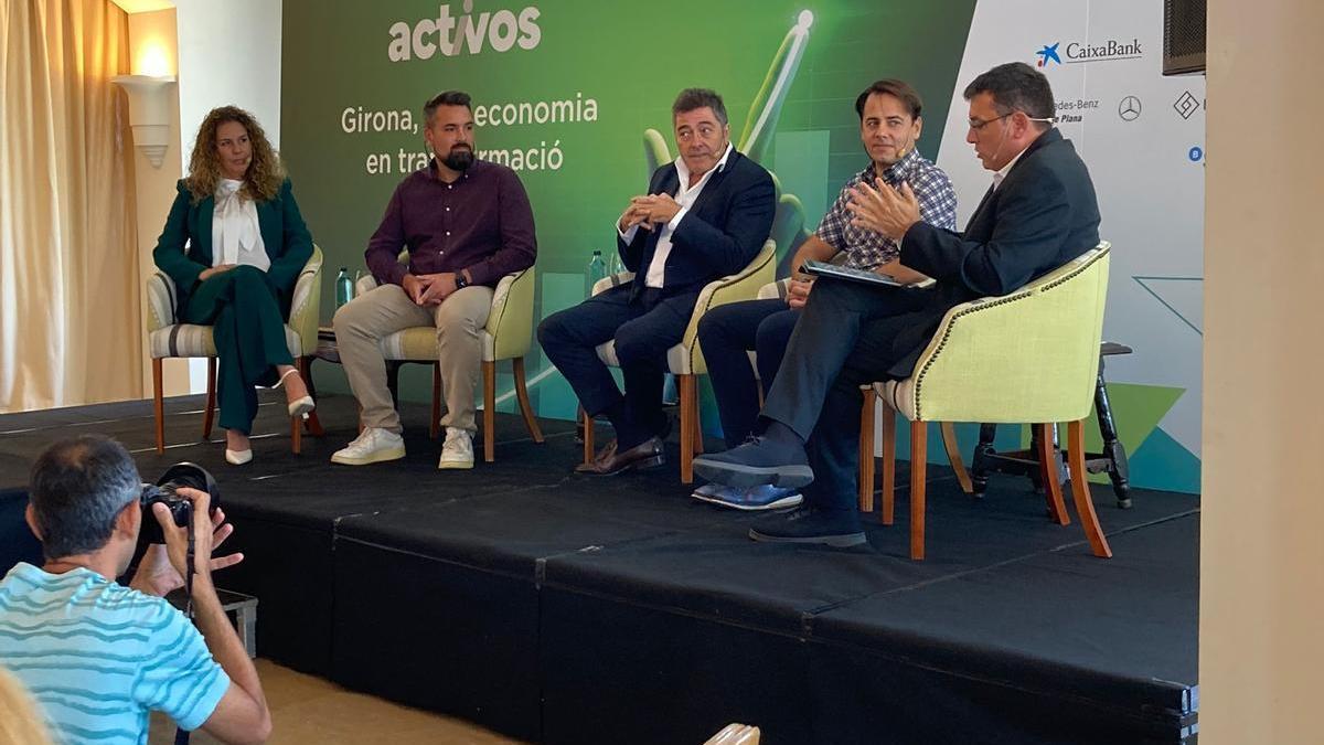 Mesa de debate activos Girona.