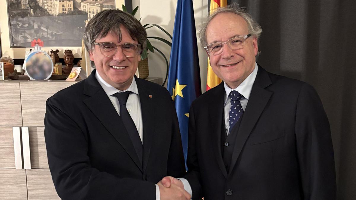 Carles Puigdemont y Jordi Domingo, en Waterloo