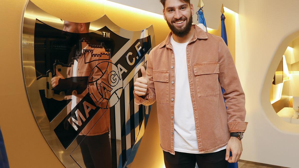 El portero filial renueva con el club malacitano