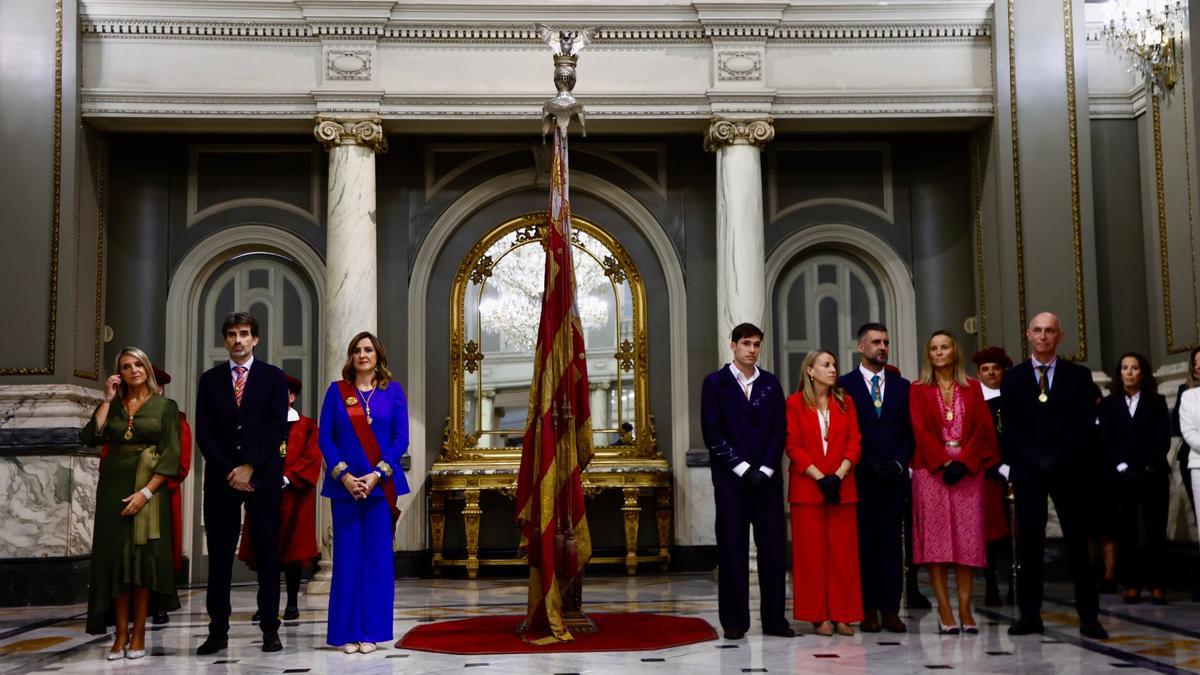 València devuelve la Real Senyera al Museo Histórico Municipal