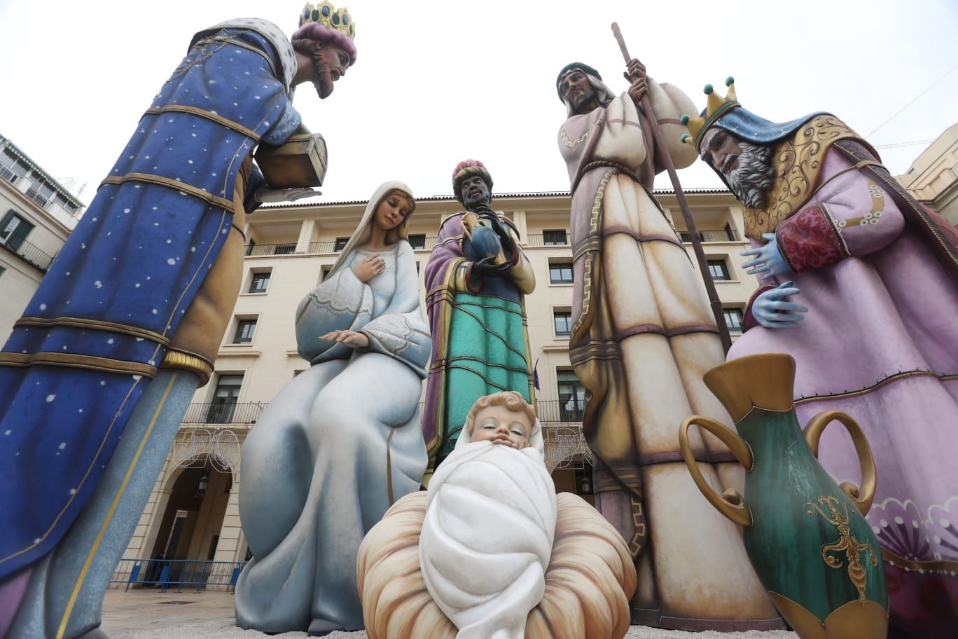 Se armó el Belén en Alicante, así luce el monumental nacimiento en la Plaza del Ayuntamiento