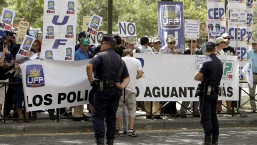 Protesta de policías en contra de los recortes