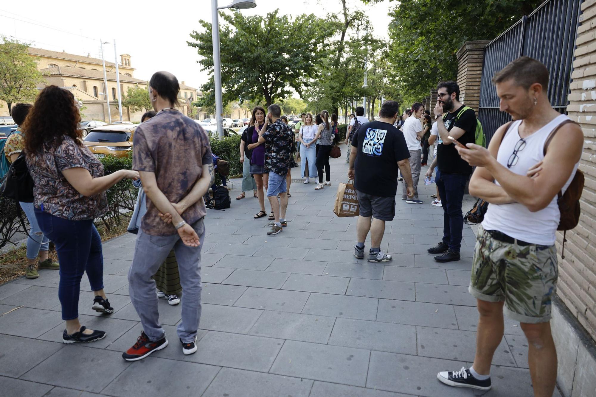 Miles de aspirantes se presentan a las oposiciones de educación