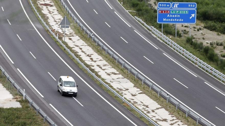 El enlace entre la autovía del Noroeste y la del Cantábrico en Galicia, cortado por obras