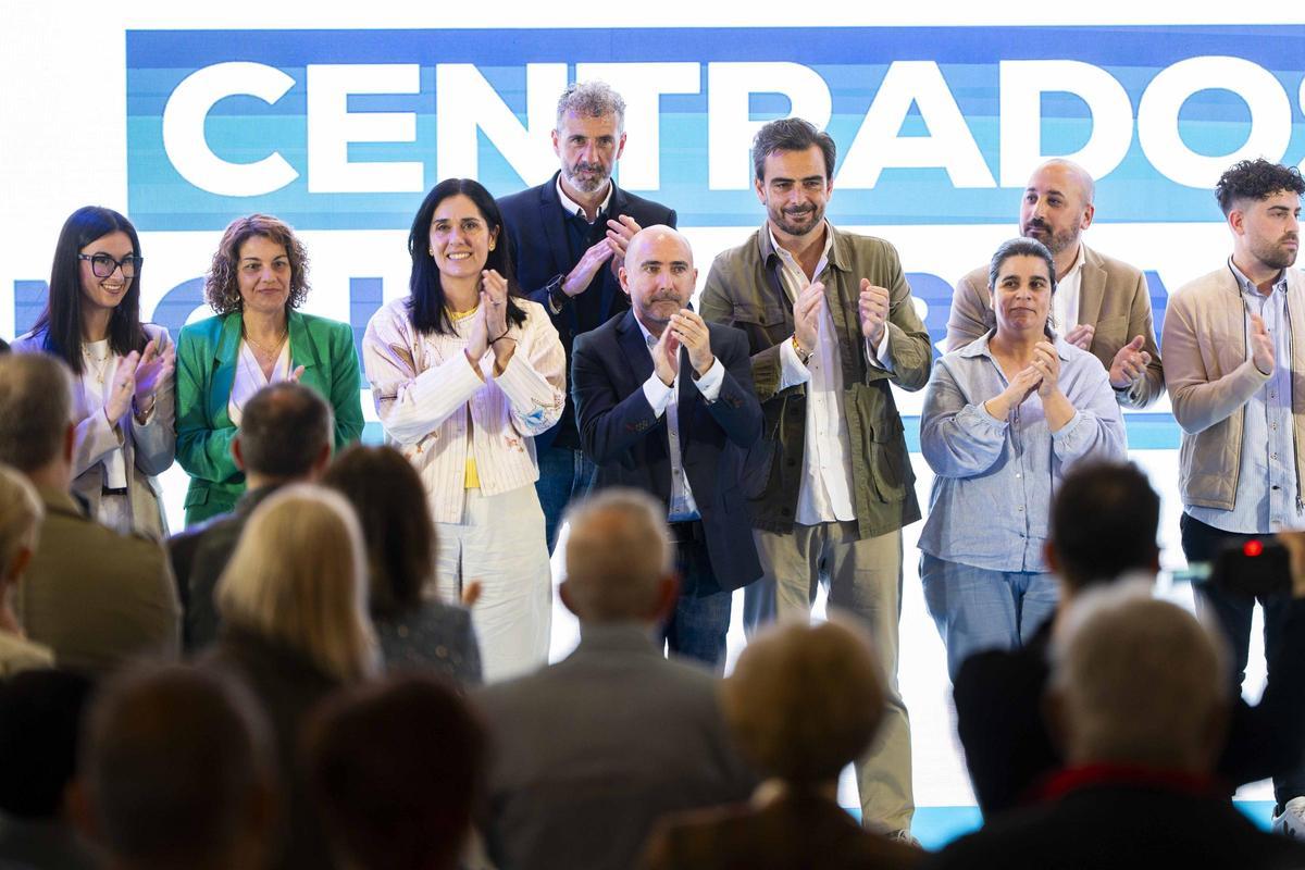 Ángel Pérez estivo arroupado por Diego Calvo e Paula Prado, entre outros dirixentes do PP.
