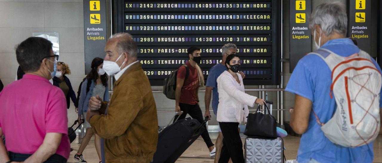 Terminal de llegadas del aeropuerto de Manises