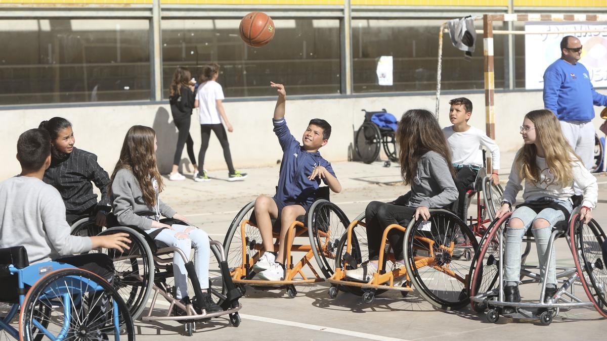 Torneo de baloncesto en silla de ruedas