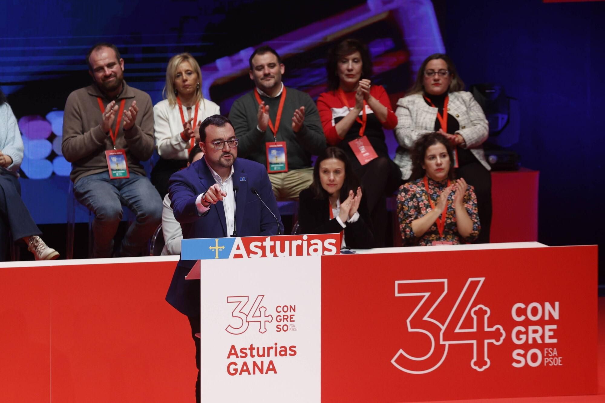 EN IMÁGENES: Pedro Sánchez y Adrián Barbón abren el congreso del PSOE asturiano
