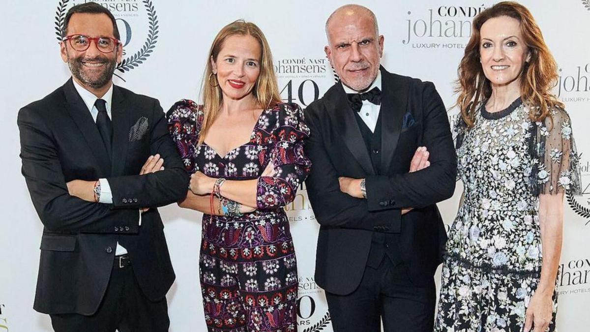 Equipo directivo Bahía del Duque en la ceremonia de entrega del premio.