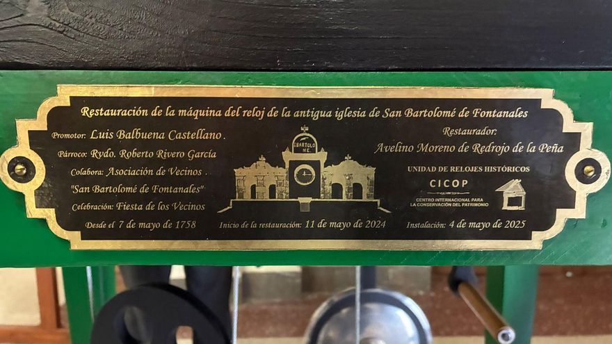 La Iglesia de Fontanales luce un reloj mecánico restaurado que data de 1872