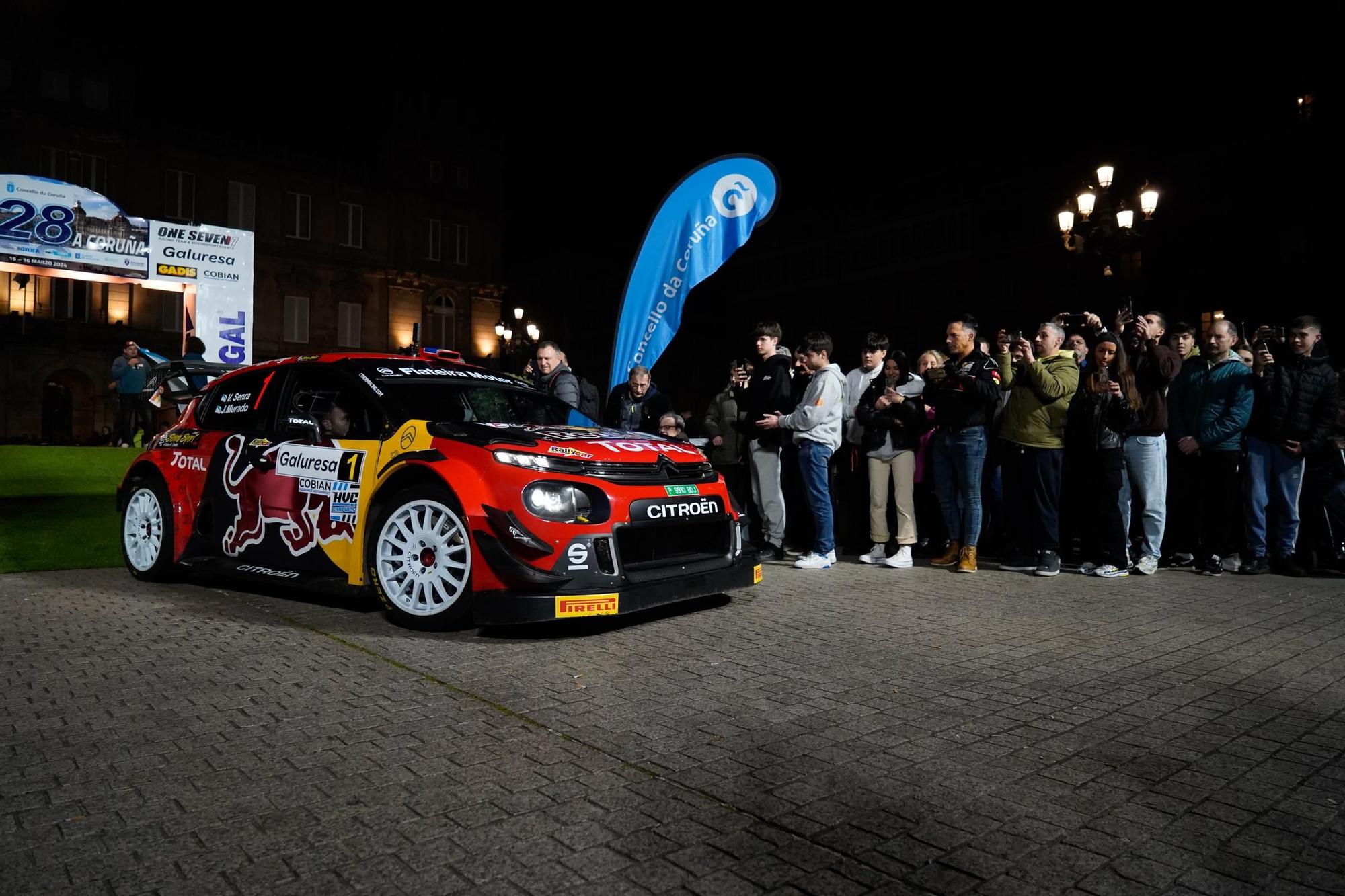 María Pita da la salida al Rally de A Coruña