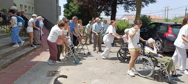 GALERÍA | La residencia de Fermoselle, desalojada por el incendio