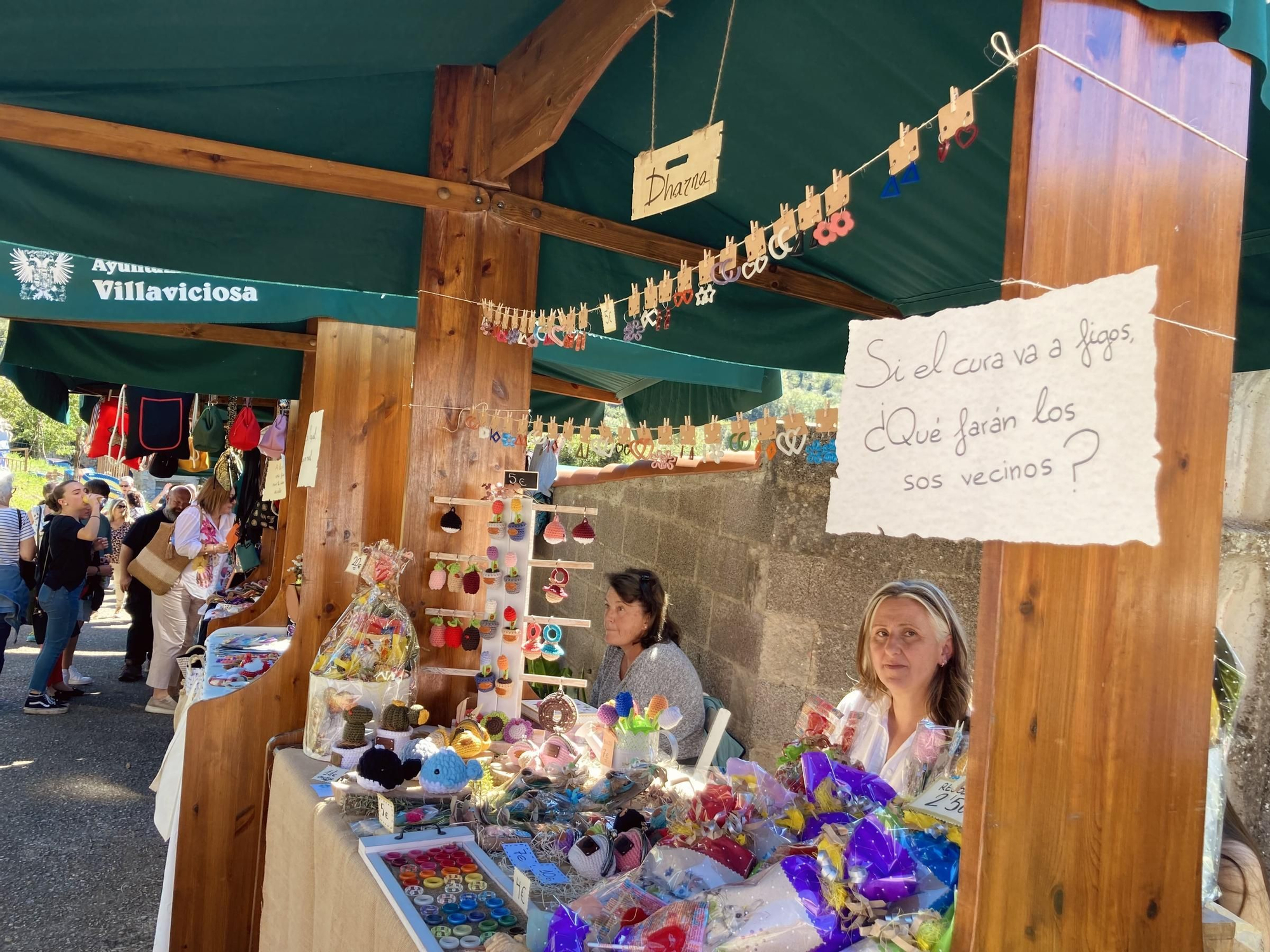 El ambiente "más guapo y asturiano" en la Feria de los Figos de Rozaes: así discurrió la soleada jornada de domingo