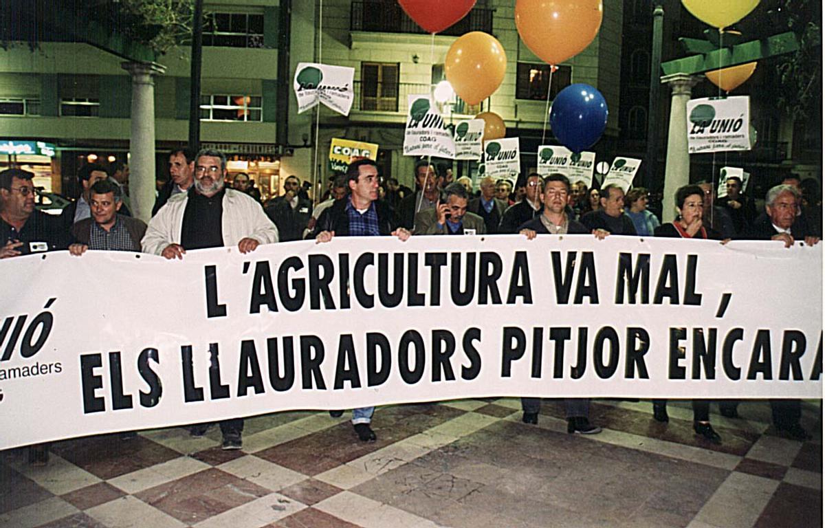 Manifestación por el estado del campo