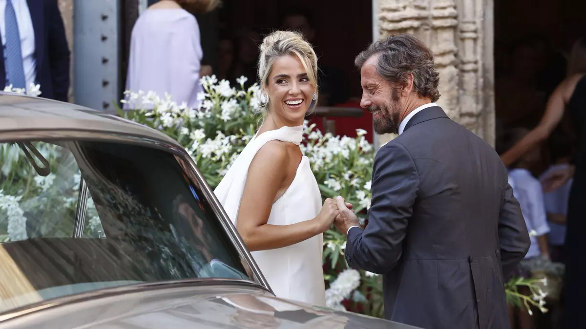 Paty, la hija de Quique Sánchez-Flores, se da el sí quiero en Jávea (Alicante)