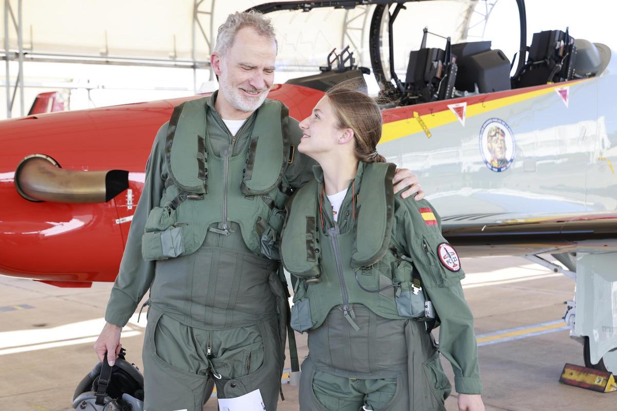 Felipe VI y la Princesa Leonor realizan un vuelo de instrucción en la Academia General del Aire (AGA), en San Javier, Murcia, en el marco de la instruccíón militar de la heredera a la corona.