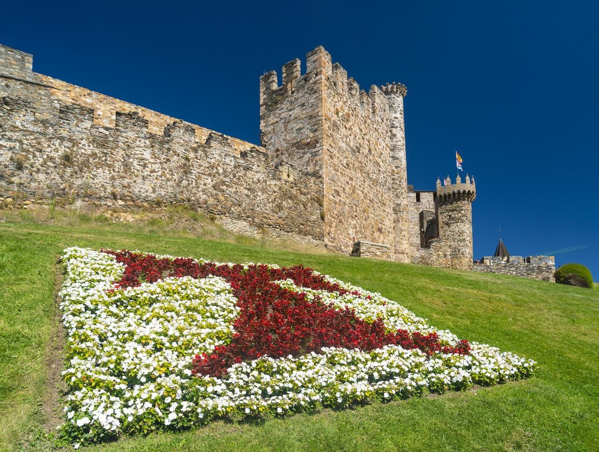 Uno de los fines inciales para los que fue construido era la protección del Camino de Santiago