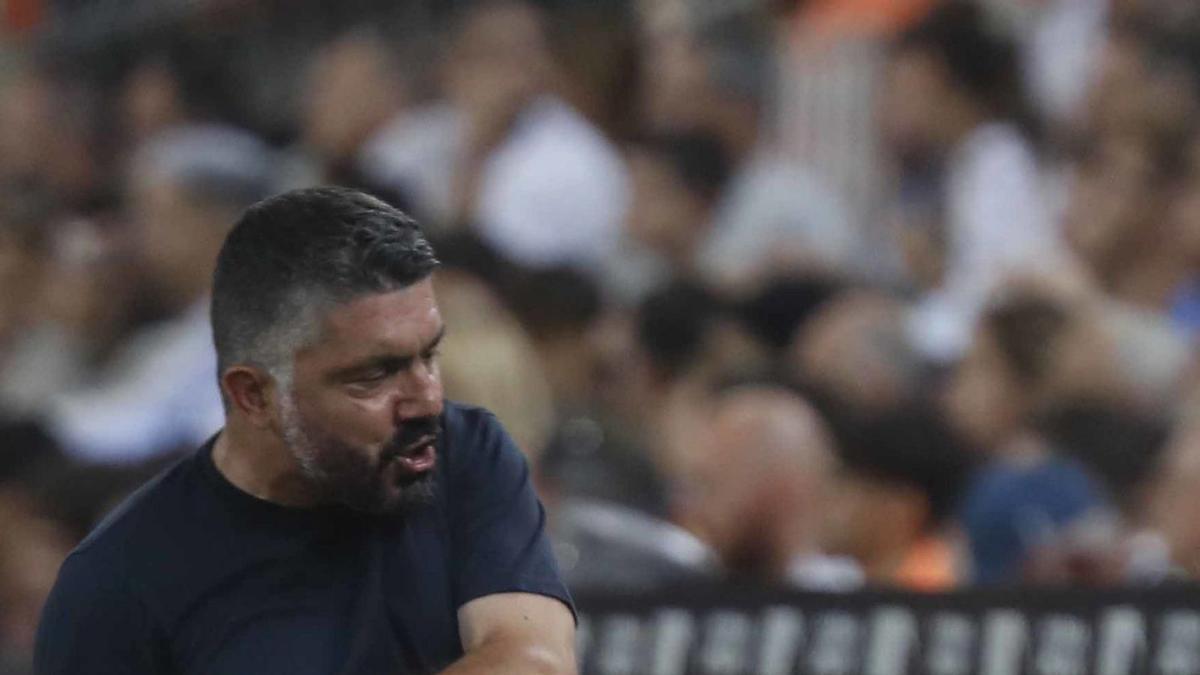 Gennaro Gattuso, en plena acción en el Valencia-Celta. | J.M. LÓPEZ