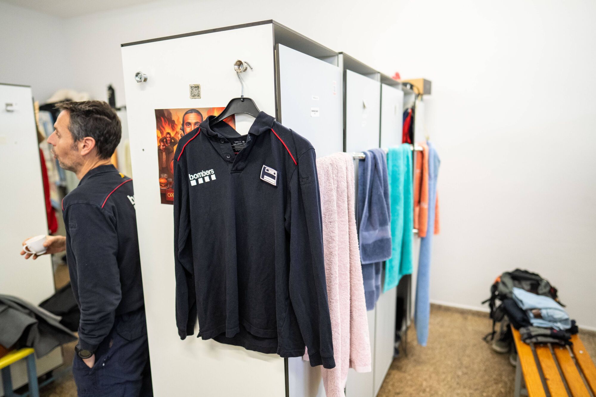 Vestuarios inclusivos en el parque de Bomberos de Lloret, uno de los tres parques que ya cuenta con este nuevo modelo de espacios adaptados