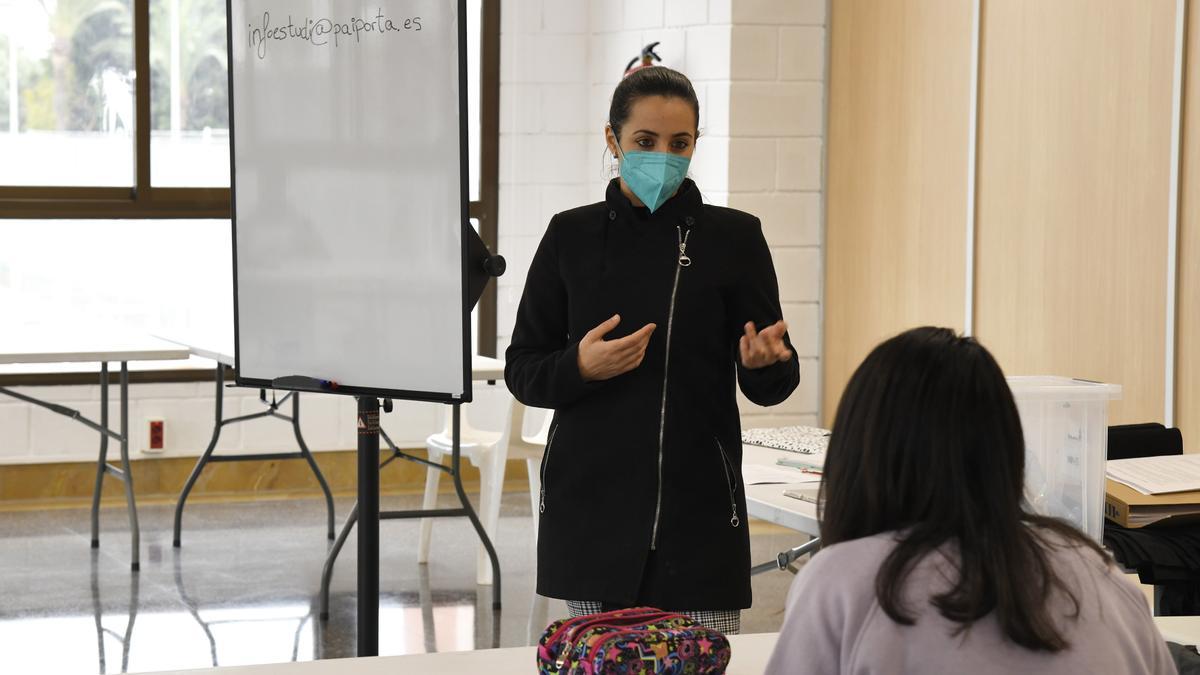 Aula de estudio en el Espai Jove de Paiporta