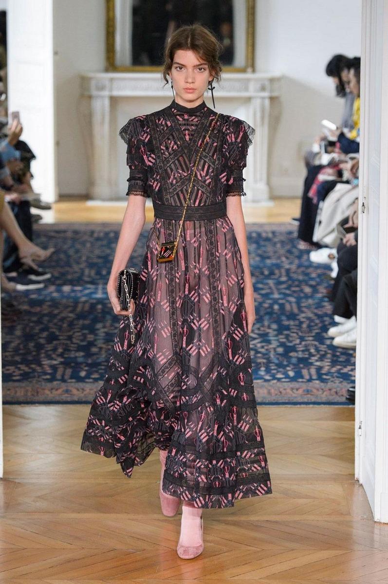 PFW P/V17: Valentino