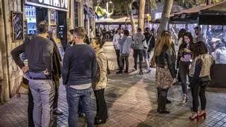 Barcelona extiende al Eixample la prohibición de rutas alcohólicas por bares y pubs