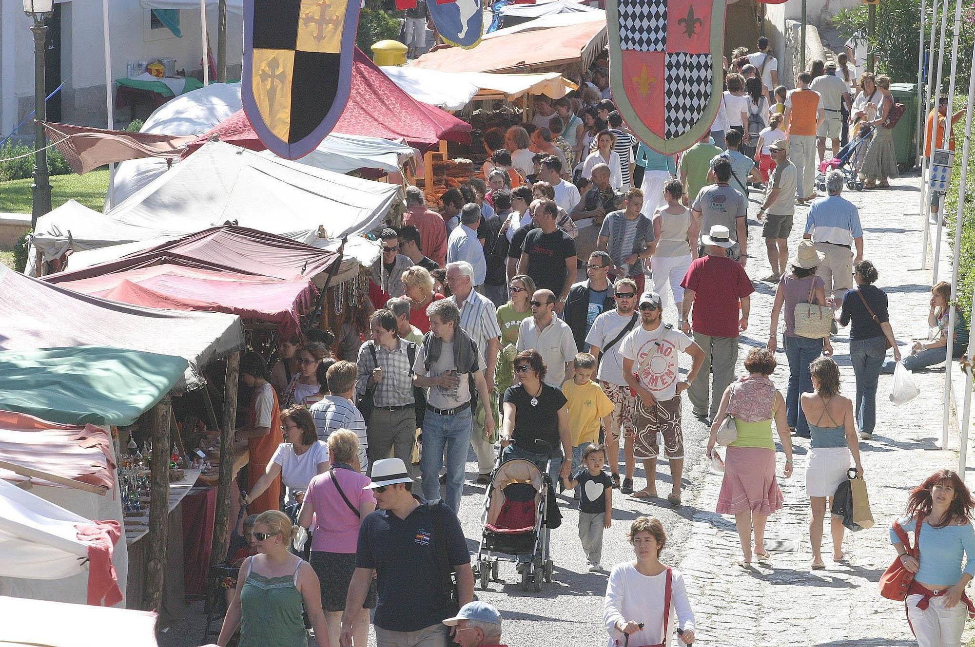 Edición de 2005 de la Feria Medieval en Ibiza.