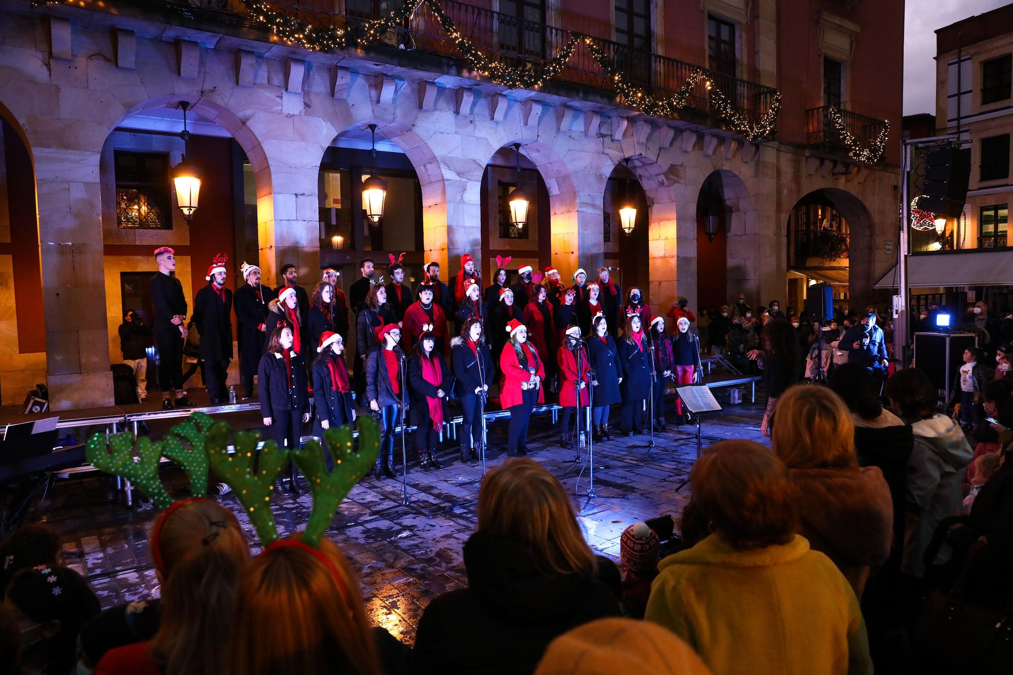 Gijón celebra el encendido del alumbrado navideño