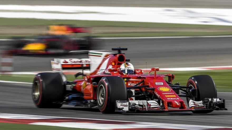 Vettel s&#039;imposa als Mercedes