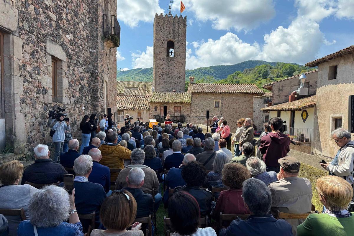 Les fotos del castell de Santa Pau