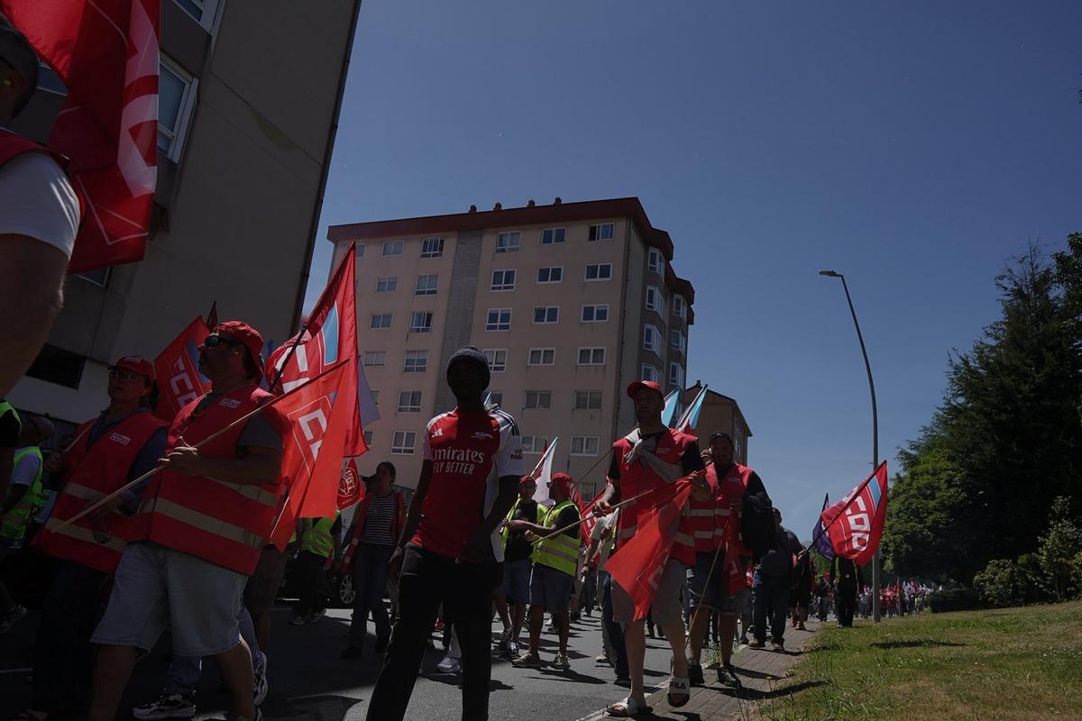 La manifestación del metal corta el acceso a A Coruña por Alfonso Molina La manifestación del metal corta el acceso a A Coruña por Alfonso Molina