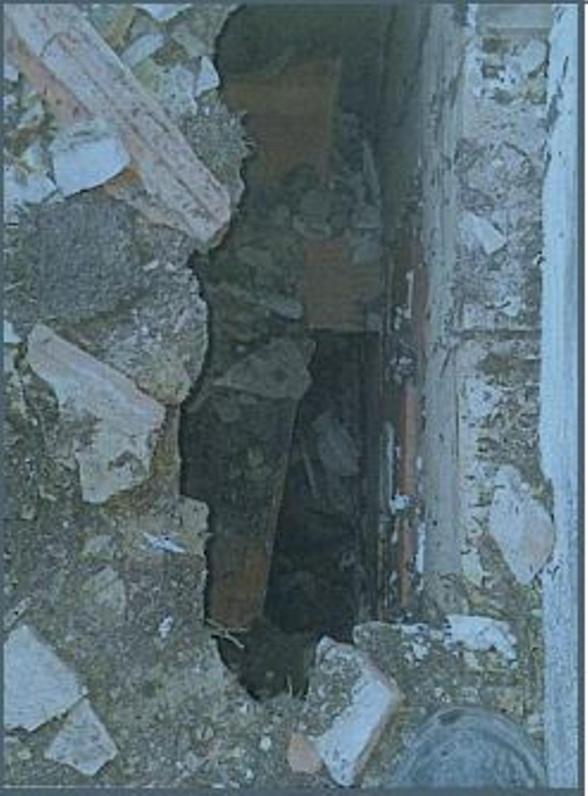 Cubierta de tejas deteriorada que propicia la entrada agua.