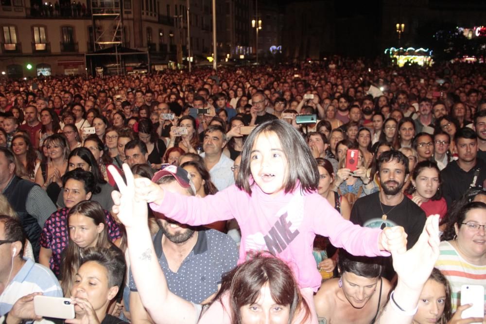 Rozalén llenó la Plaza de España con un concierto inclusivo con intérprete de signos y mochilas vibratorias
