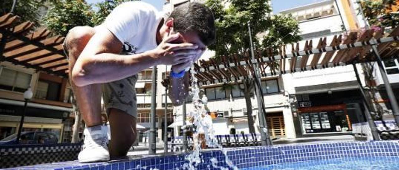 El suministro de agua llega en Elda a 53.540 habitantes.