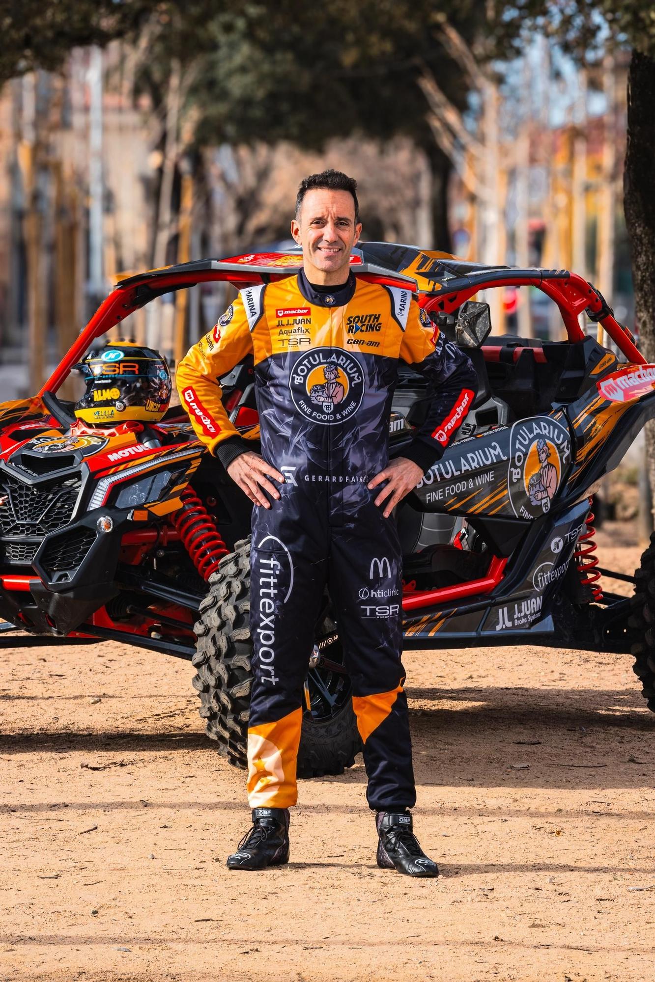 Imatges de Gerard Farrés amb el seu bugui de l'equip Can-Am South Racing per al Dakar 2024