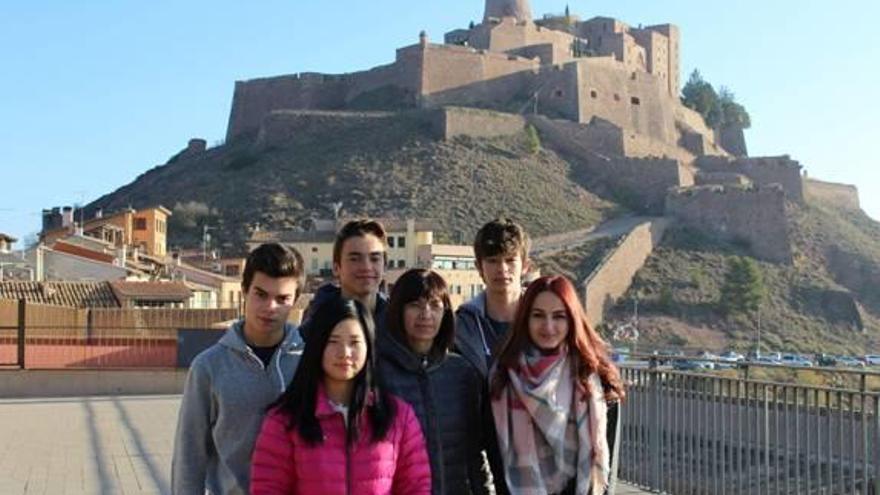Els joves cardonins abans de viatjar a Sofia