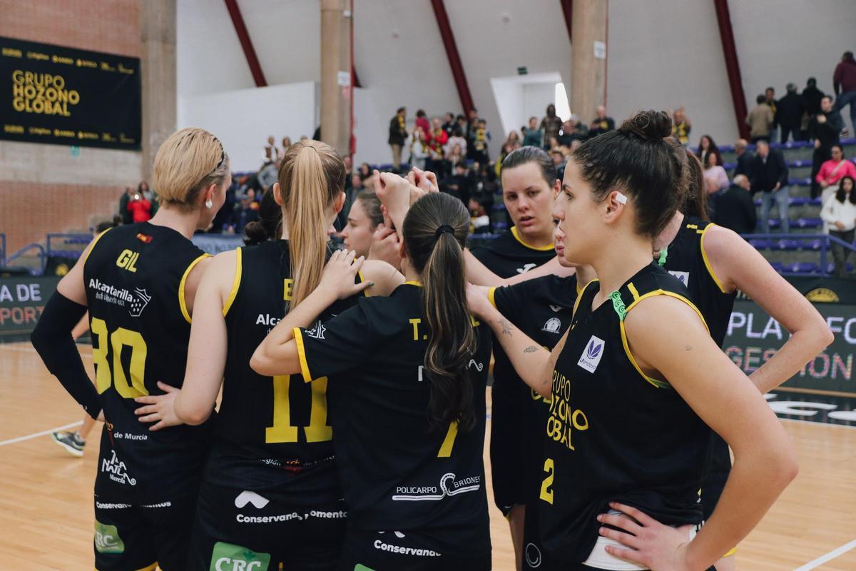 La plantilla del Hozono Global Jairis tras el triunfo ante el Spar Gran Canaria.