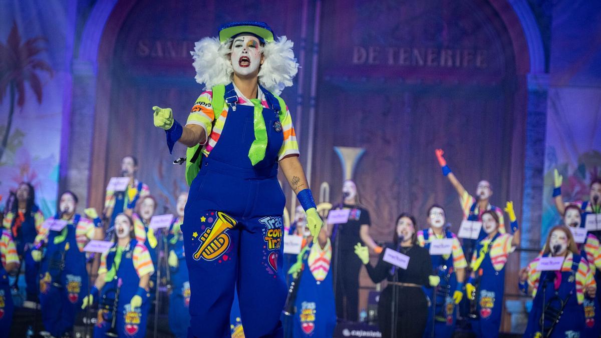 Tras Con Tras, al escenario