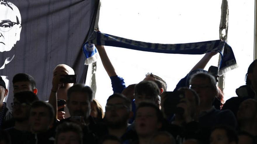 Ranieri, de cumpleaños con sus jugadores... ¡y esto es lo que pasó!