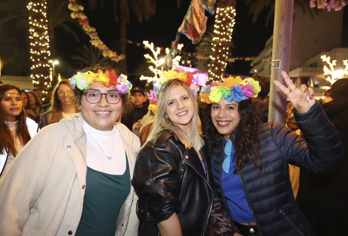 Un grupo de amigas dispuestas a pasarlo en grande en la Super Flower.