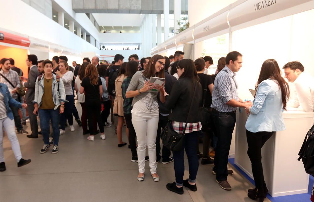 Más de cuarenta empresas y entidades muestran su oferta laboral y de prácticas a estudiantes de la Universidad de Málaga