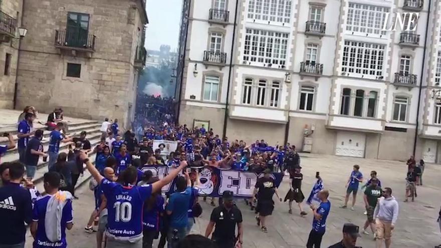 La afición del Real Oviedo ruge en las calles de Lugo