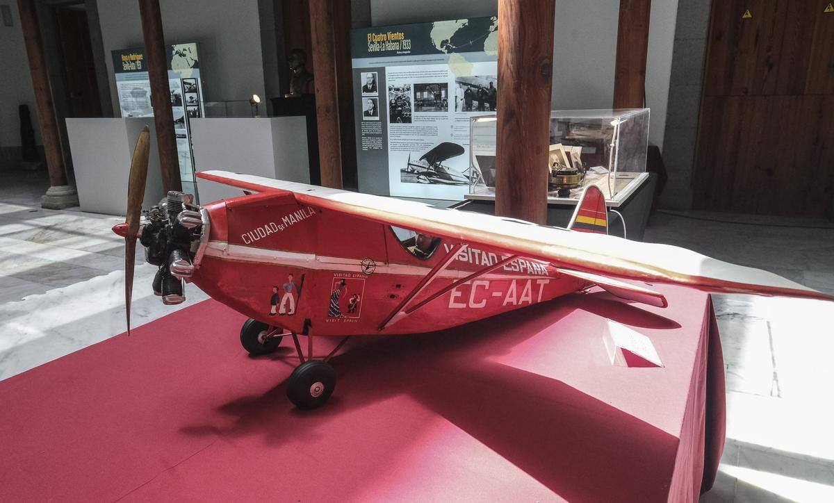 Réplica del avión que llevó Fernando Rein Loring en su segundo viaje hasta Filipinas.